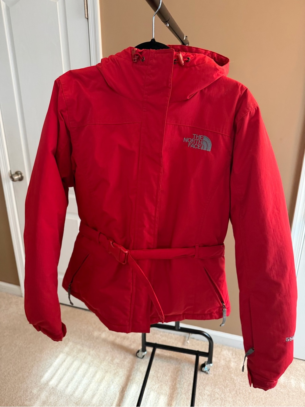 The North Face Women’s Red 550 Fill Hooded Down Hooded Jacket Coat